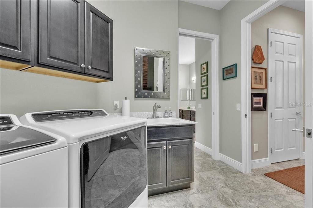 For Sale: $884,900 (3 beds, 2 baths, 2886 Square Feet)