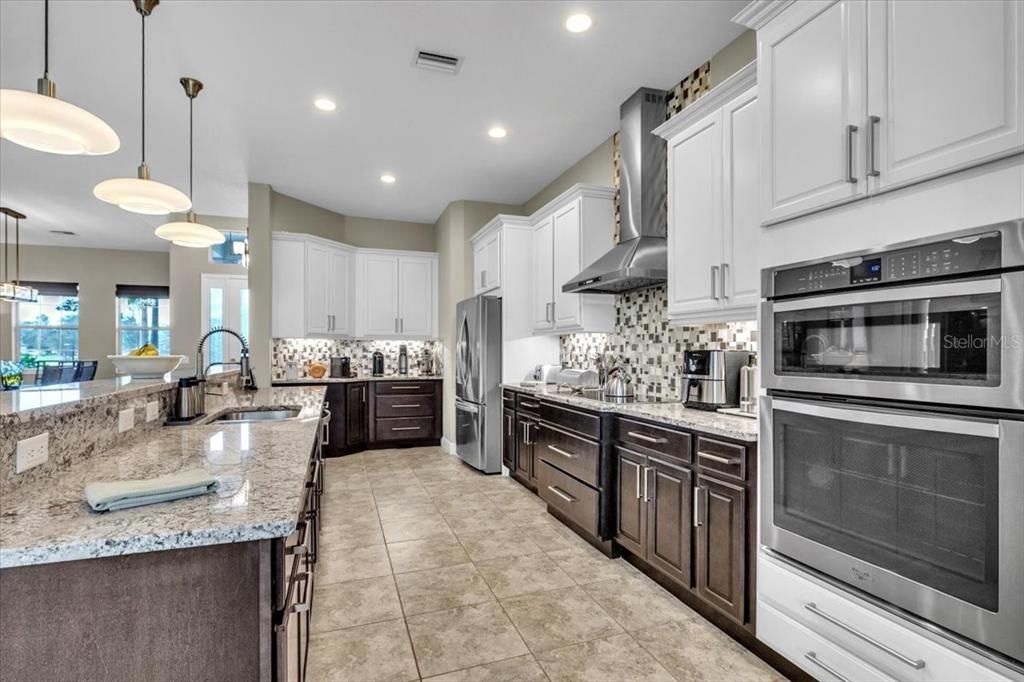 For Sale: $884,900 (3 beds, 2 baths, 2886 Square Feet)