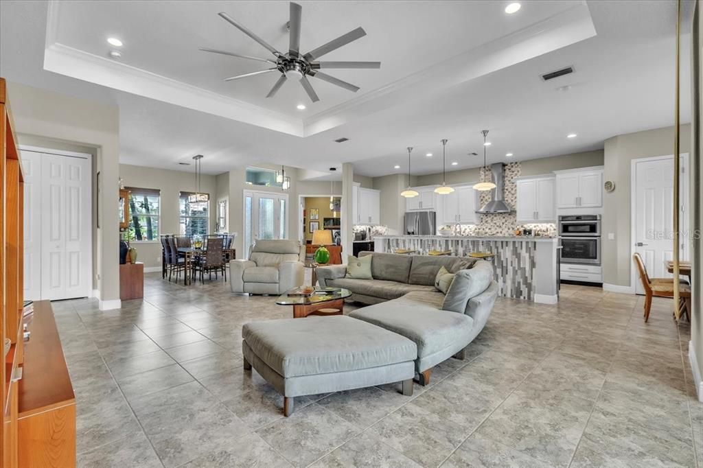 For Sale: $884,900 (3 beds, 2 baths, 2886 Square Feet)