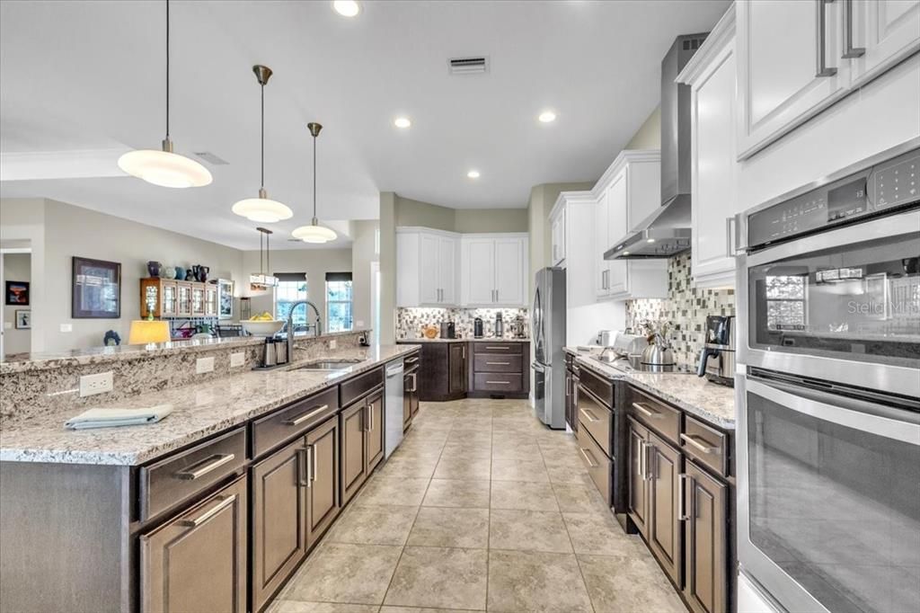 For Sale: $884,900 (3 beds, 2 baths, 2886 Square Feet)