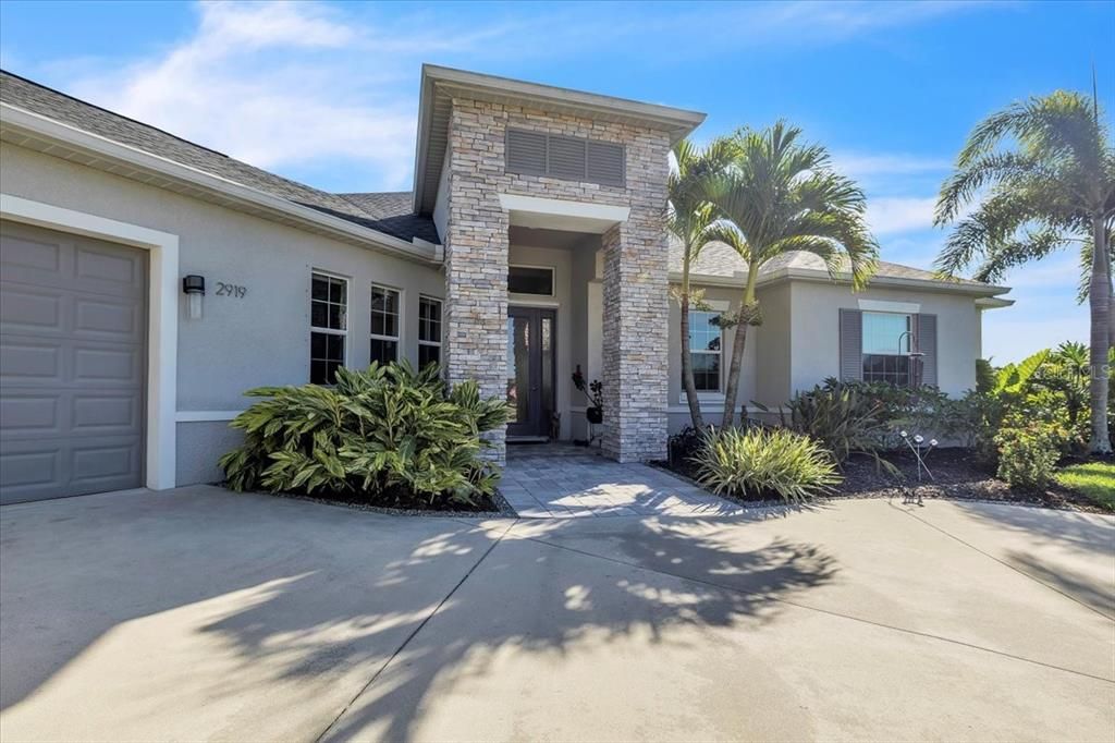 For Sale: $884,900 (3 beds, 2 baths, 2886 Square Feet)