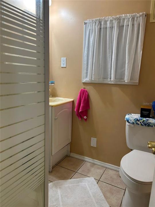 合同活跃: $129,900 (2 贝兹, 2 浴室, 708 平方英尺)