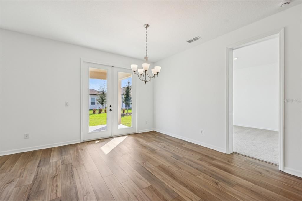 Activo con contrato: $449,990 (4 camas, 2 baños, 193 Pies cuadrados)