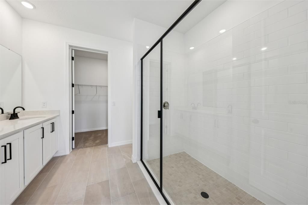 Activo con contrato: $449,990 (4 camas, 2 baños, 193 Pies cuadrados)