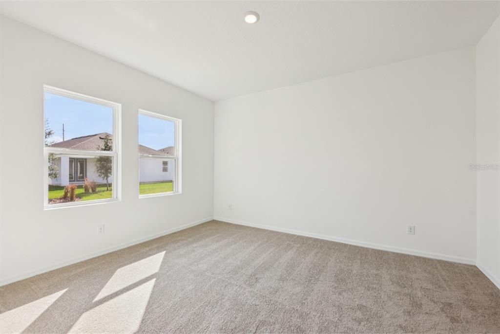 Activo con contrato: $449,990 (4 camas, 2 baños, 193 Pies cuadrados)