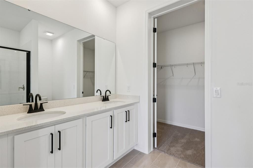 Activo con contrato: $449,990 (4 camas, 2 baños, 193 Pies cuadrados)