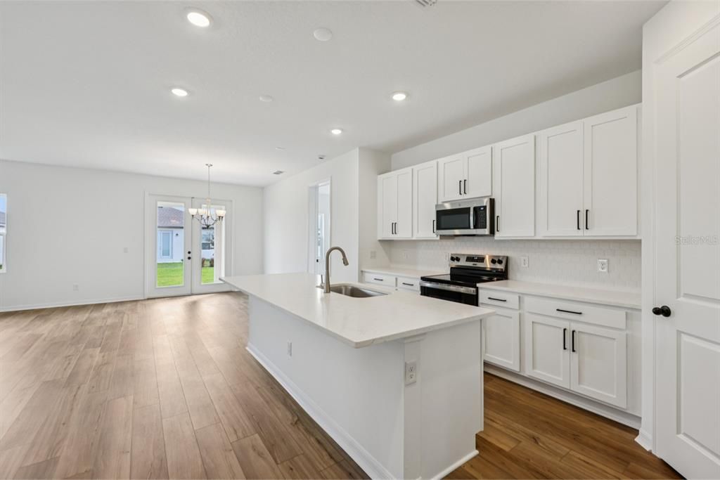 Activo con contrato: $449,990 (4 camas, 2 baños, 193 Pies cuadrados)