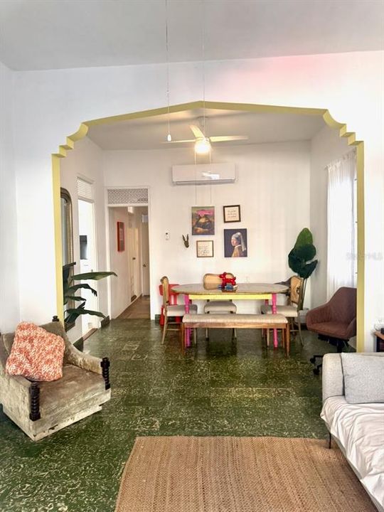 Active With Contract: $475,000 (7 beds, 3 baths, 2400 Square Feet)