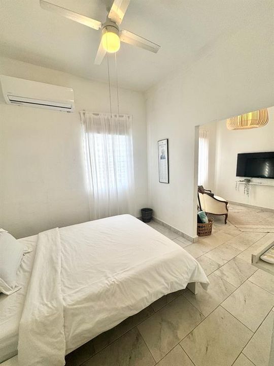 Active With Contract: $475,000 (7 beds, 3 baths, 2400 Square Feet)