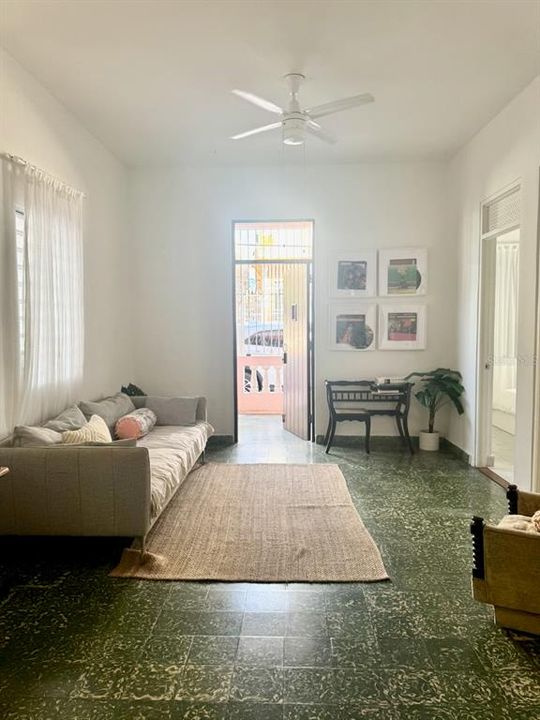 Active With Contract: $475,000 (7 beds, 3 baths, 2400 Square Feet)