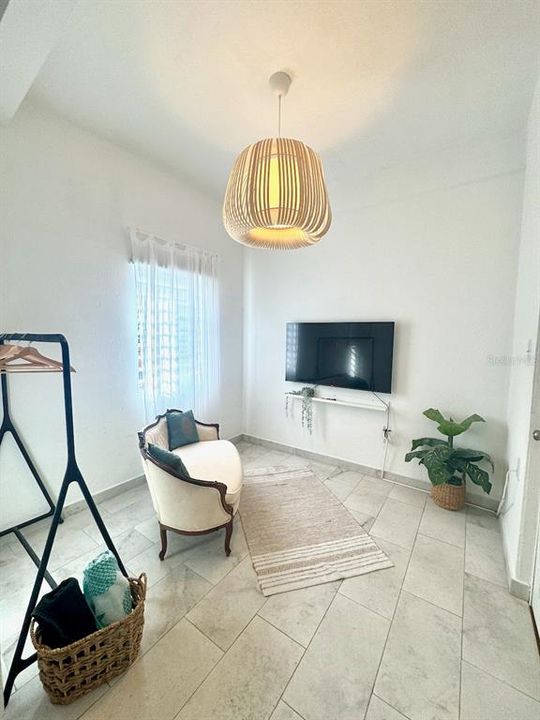 Active With Contract: $475,000 (7 beds, 3 baths, 2400 Square Feet)