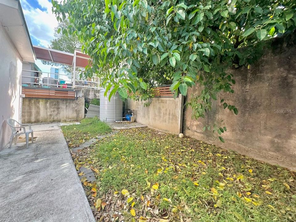 Active With Contract: $475,000 (7 beds, 3 baths, 2400 Square Feet)