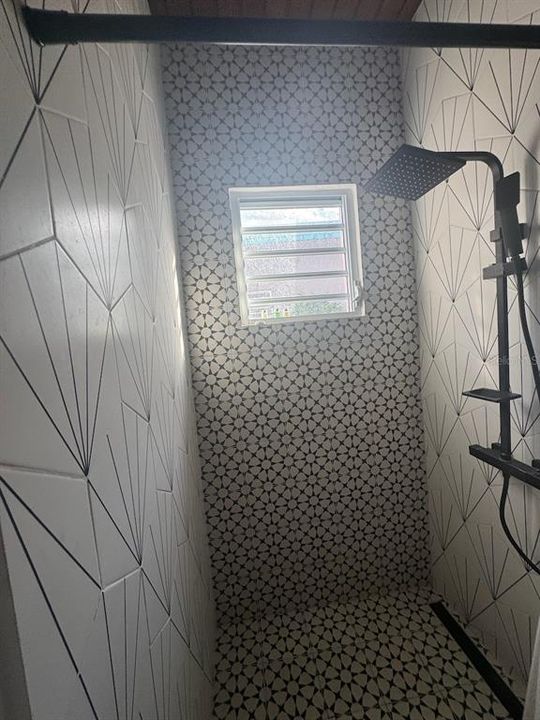 Active With Contract: $475,000 (7 beds, 3 baths, 2400 Square Feet)