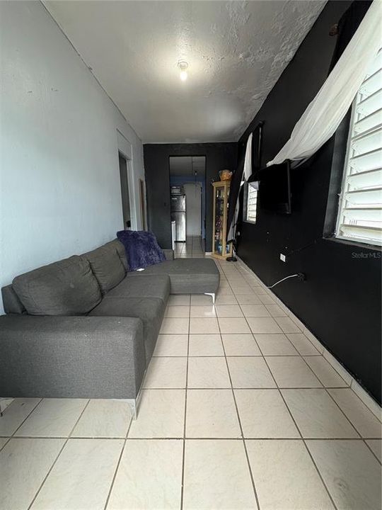 En Venta: $132,000 (5 camas, 2 baños, 1100 Pies cuadrados)