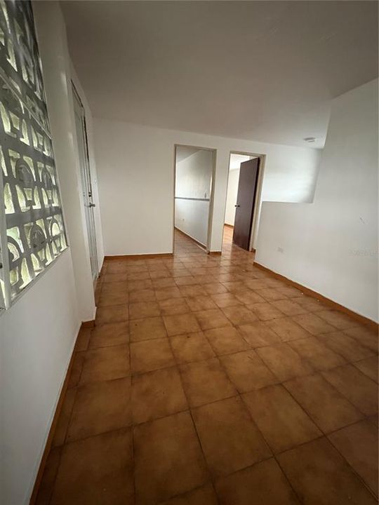 En Venta: $132,000 (5 camas, 2 baños, 1100 Pies cuadrados)