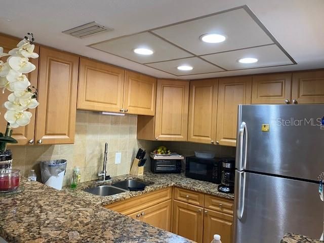 For Rent: $1,700 (2 beds, 1 baths, 783 Square Feet)