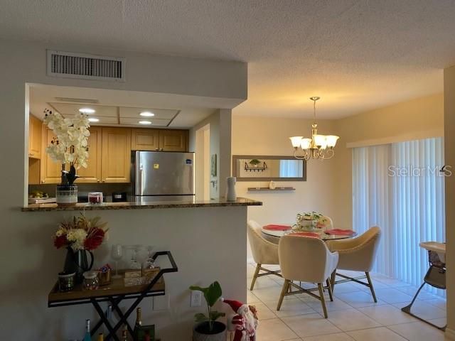 For Rent: $1,700 (2 beds, 1 baths, 783 Square Feet)