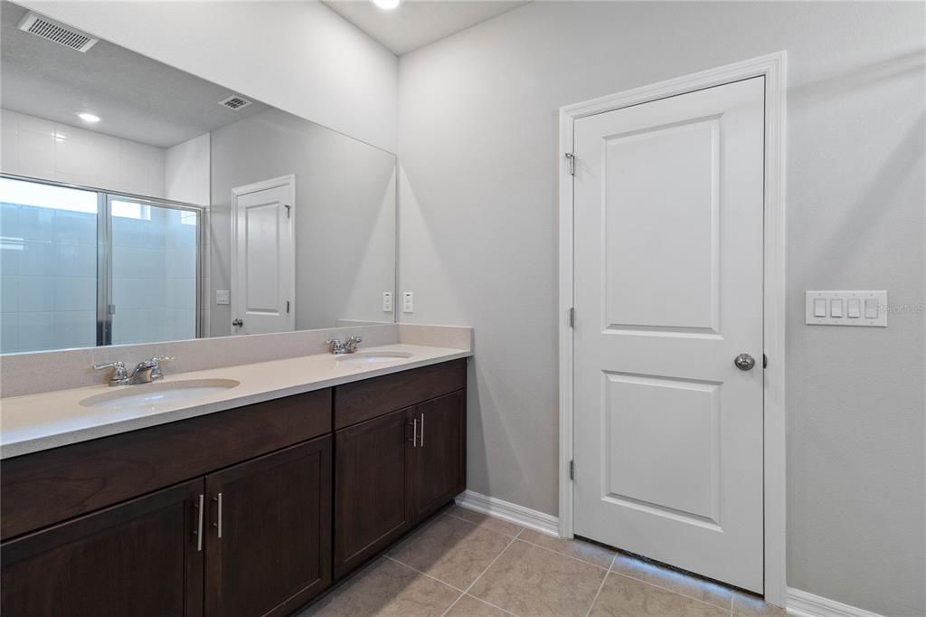 For Rent: $2,500 (3 beds, 2 baths, 1929 Square Feet)