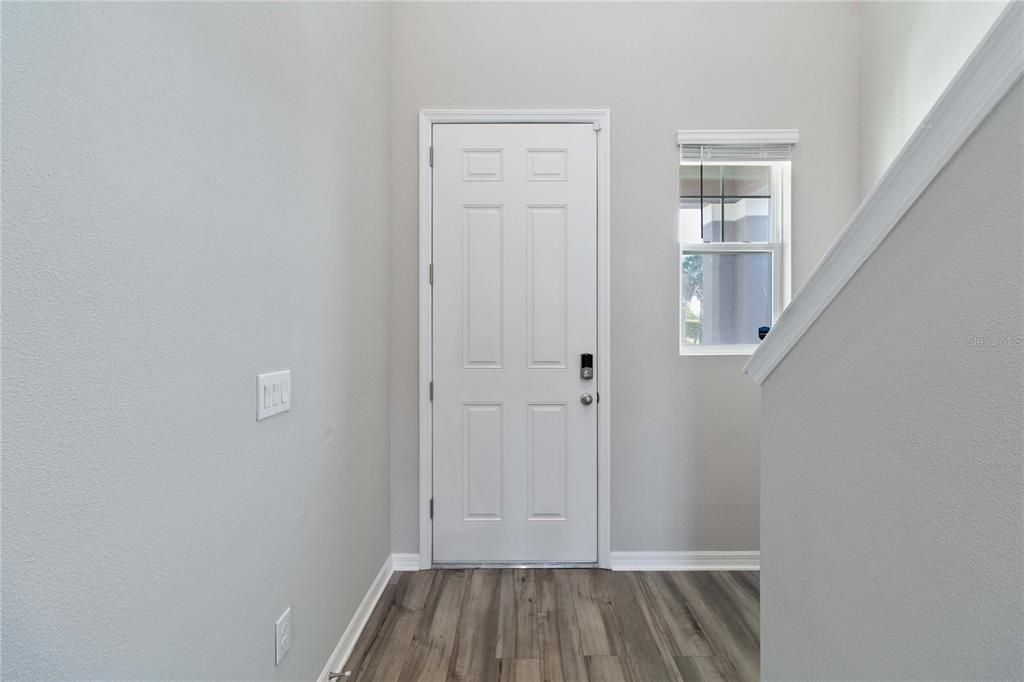 For Rent: $2,500 (3 beds, 2 baths, 1929 Square Feet)