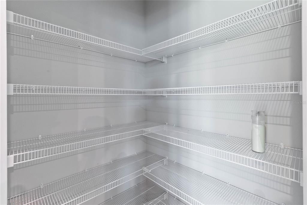 For Rent: $2,500 (3 beds, 2 baths, 1929 Square Feet)