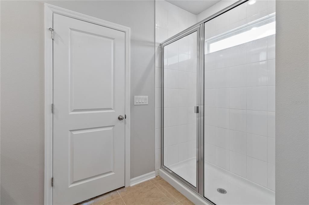 For Rent: $2,500 (3 beds, 2 baths, 1929 Square Feet)