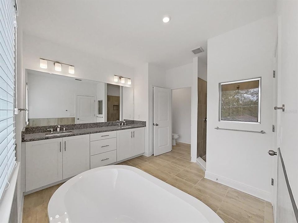 Active With Contract: $5,300 (5 beds, 4 baths, 3784 Square Feet)