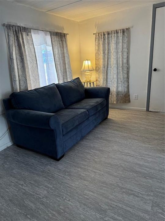 На продажу: $129,900 (3 спален, 1 ванн, 792 Квадратных фут)