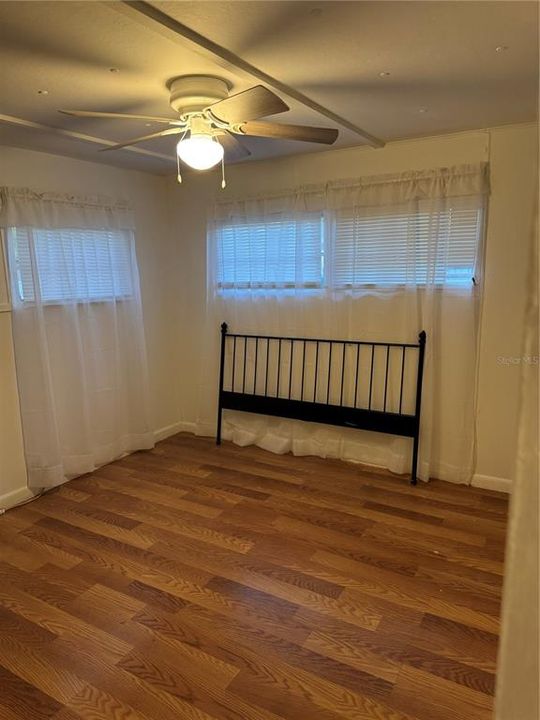 На продажу: $129,900 (3 спален, 1 ванн, 792 Квадратных фут)