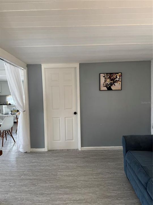 На продажу: $129,900 (3 спален, 1 ванн, 792 Квадратных фут)