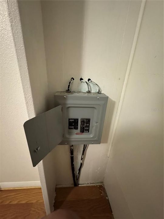 На продажу: $129,900 (3 спален, 1 ванн, 792 Квадратных фут)