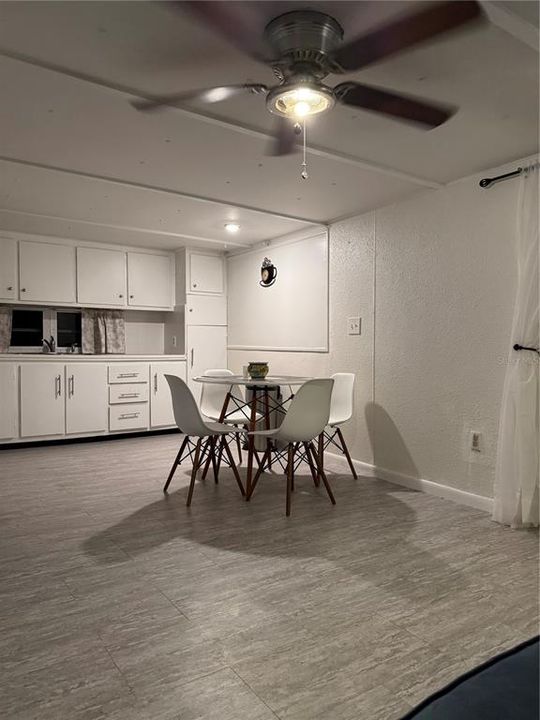 На продажу: $129,900 (3 спален, 1 ванн, 792 Квадратных фут)