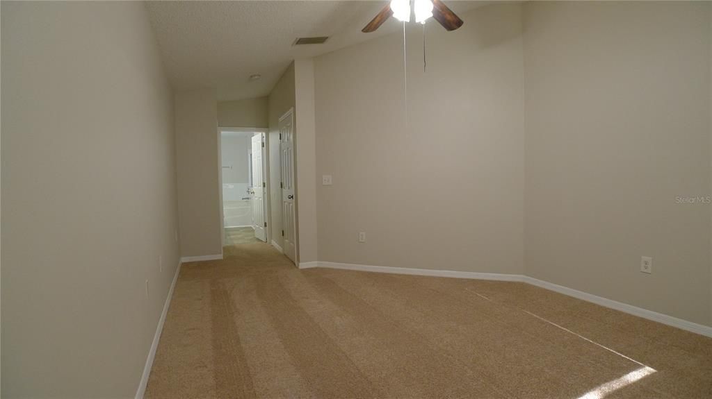 出租: $2,000 (4 贝兹, 2 浴室, 1544 平方英尺)