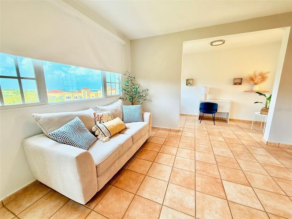 На продажу: $360,000 (3 спален, 2 ванн, 1929 Квадратных фут)