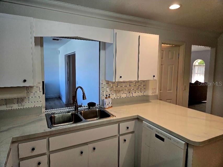 For Sale: $550,000 (2 beds, 2 baths, 1574 Square Feet)