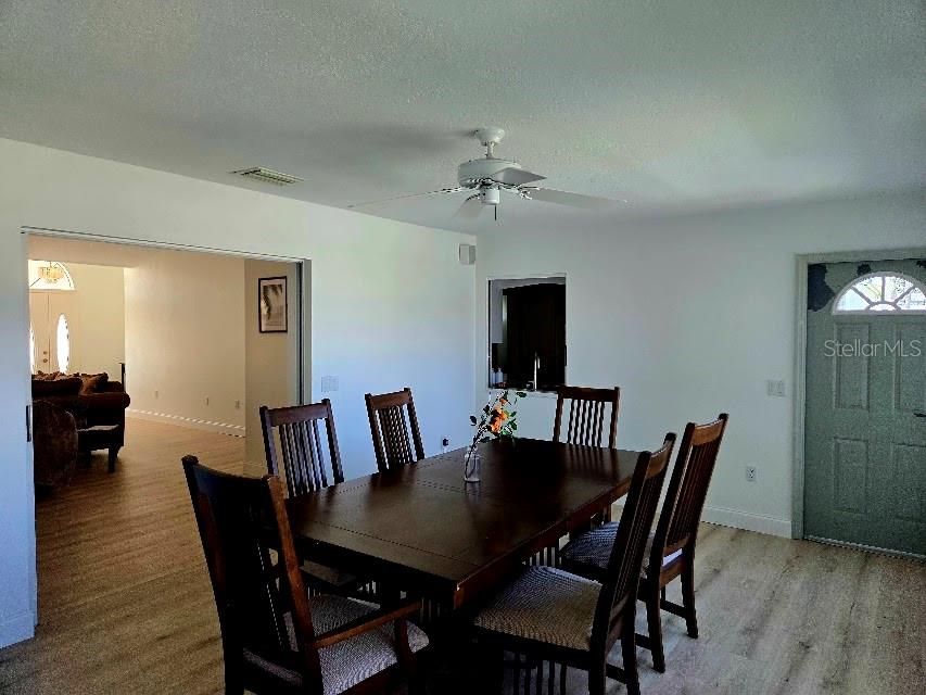 For Sale: $550,000 (2 beds, 2 baths, 1574 Square Feet)