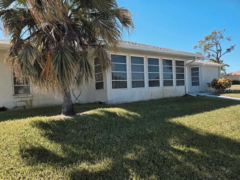 For Sale: $550,000 (2 beds, 2 baths, 1574 Square Feet)