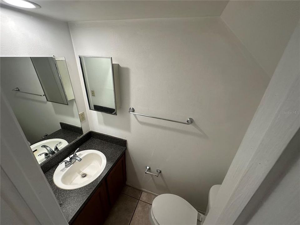 出租: $1,490 (2 贝兹, 1 浴室, 942 平方英尺)