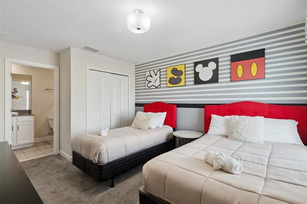 Active With Contract: $785,000 (6 beds, 6 baths, 3888 Square Feet)