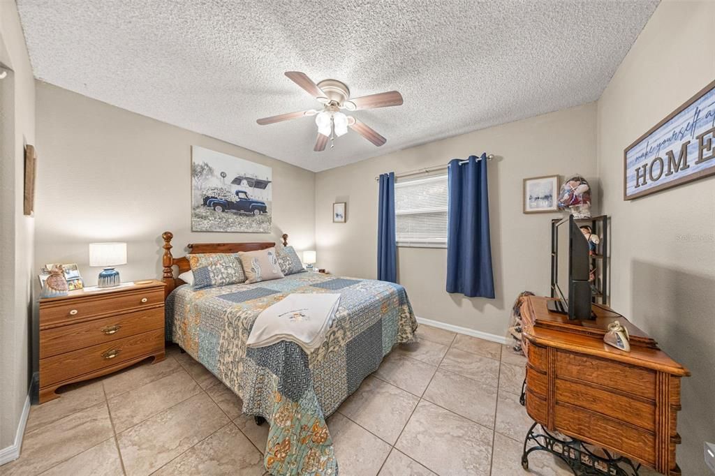 Active With Contract: $213,000 (3 beds, 2 baths, 1482 Square Feet)