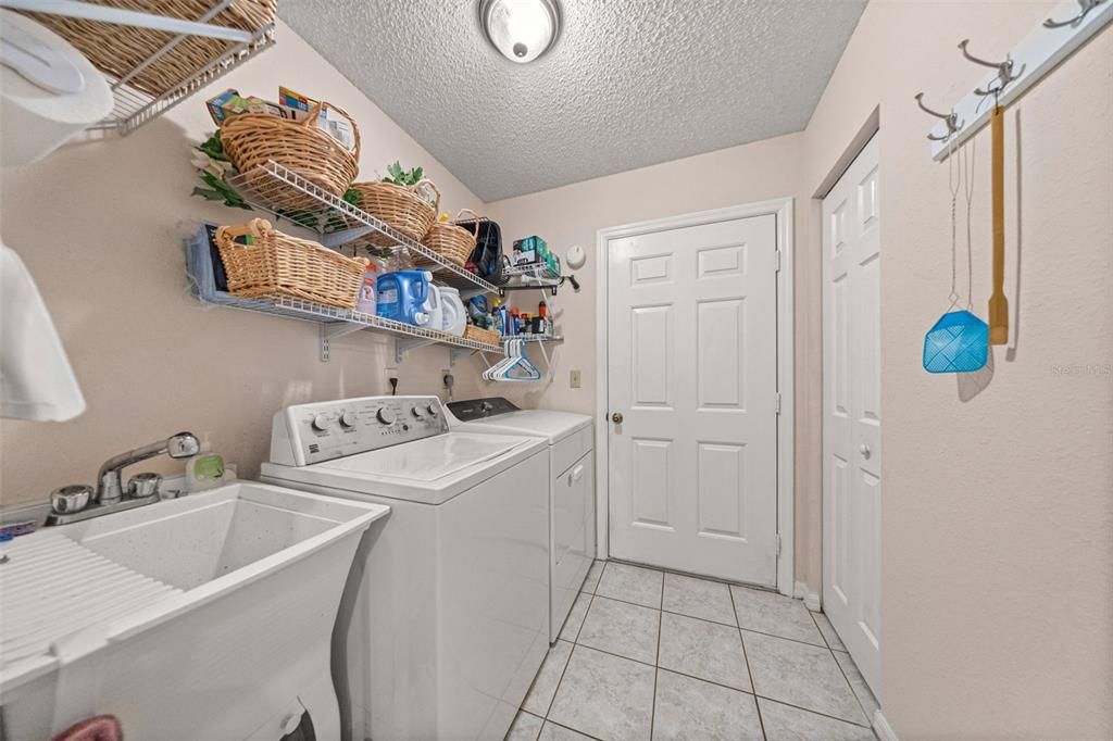 Active With Contract: $213,000 (3 beds, 2 baths, 1482 Square Feet)