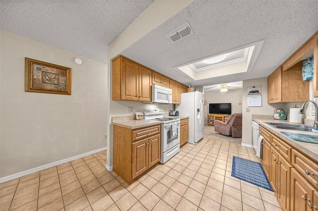 Active With Contract: $213,000 (3 beds, 2 baths, 1482 Square Feet)