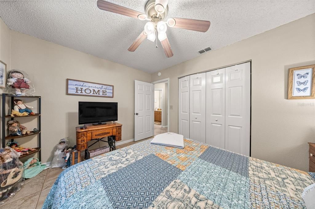 Active With Contract: $213,000 (3 beds, 2 baths, 1482 Square Feet)