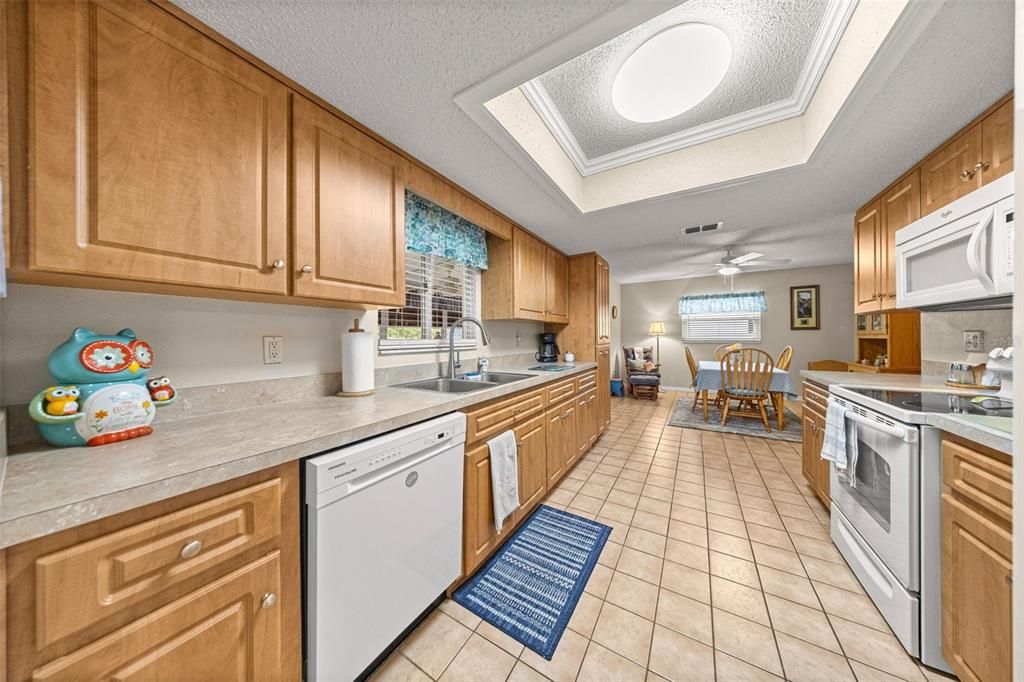 Active With Contract: $213,000 (3 beds, 2 baths, 1482 Square Feet)