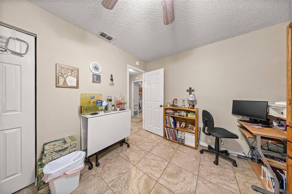 Active With Contract: $213,000 (3 beds, 2 baths, 1482 Square Feet)