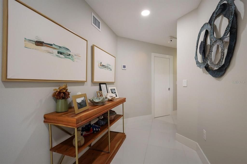 出租: $6,000 (3 贝兹, 3 浴室, 2686 平方英尺)