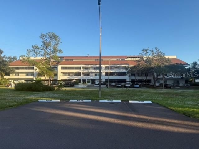 For Sale: $170,000 (2 beds, 2 baths, 1200 Square Feet)