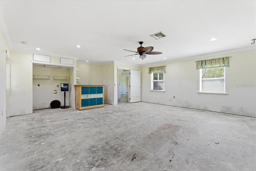 For Sale: $499,000 (2 beds, 2 baths, 2252 Square Feet)