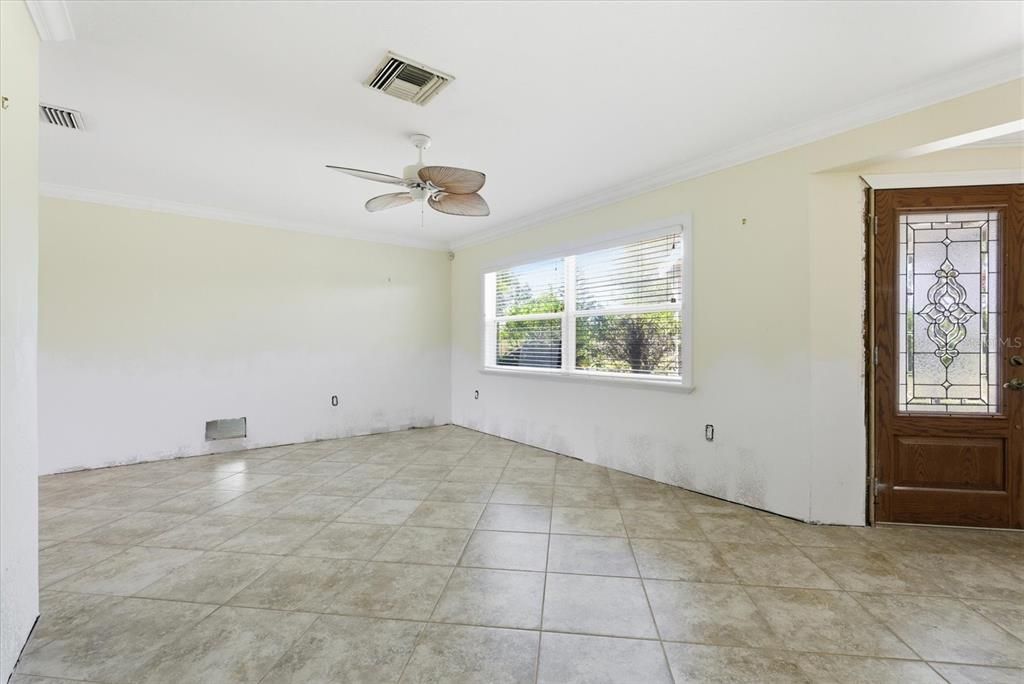 For Sale: $499,000 (2 beds, 2 baths, 2252 Square Feet)