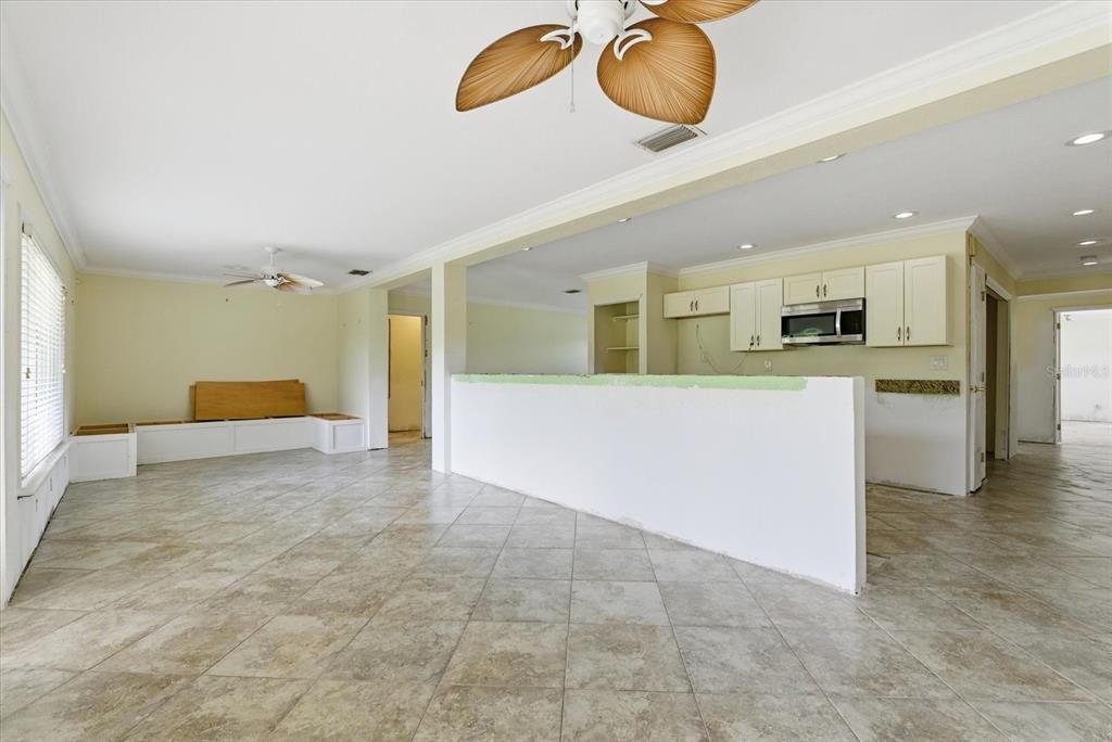 For Sale: $499,000 (2 beds, 2 baths, 2252 Square Feet)