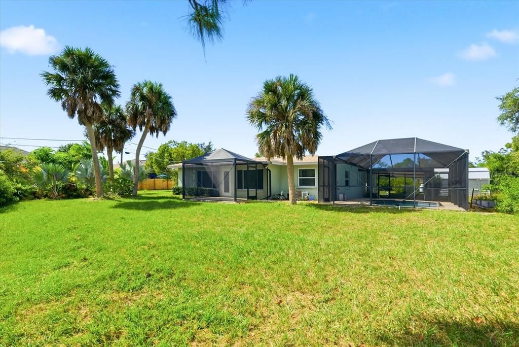 For Sale: $499,000 (2 beds, 2 baths, 2252 Square Feet)